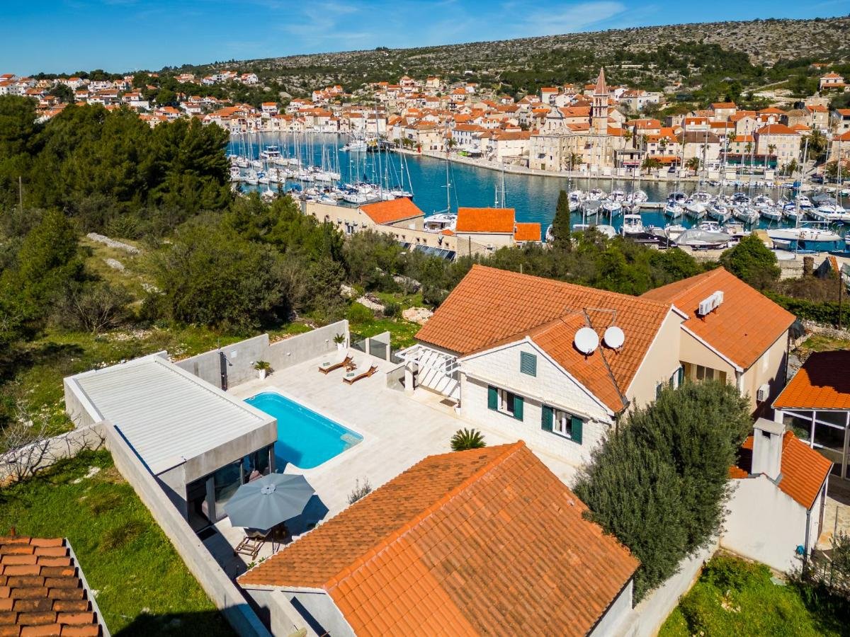 Brač villa management