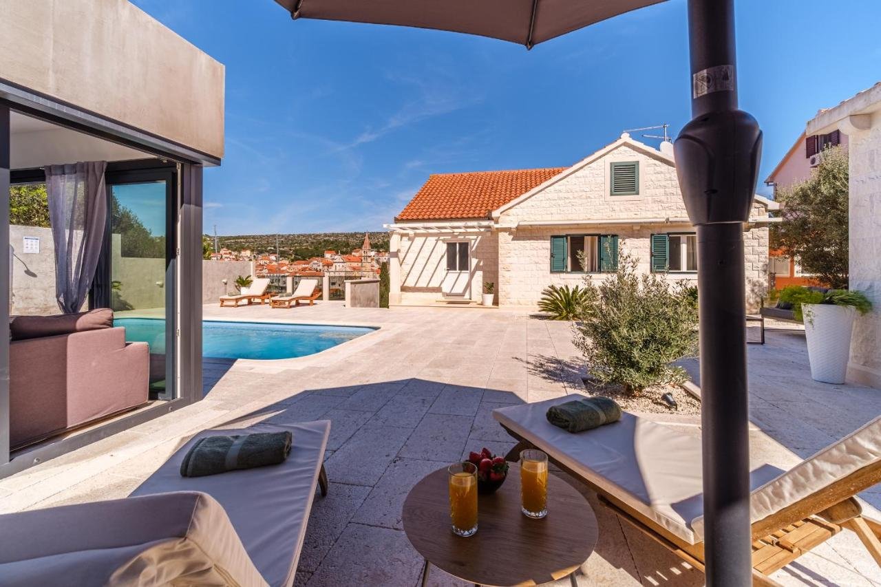 Brač villa management