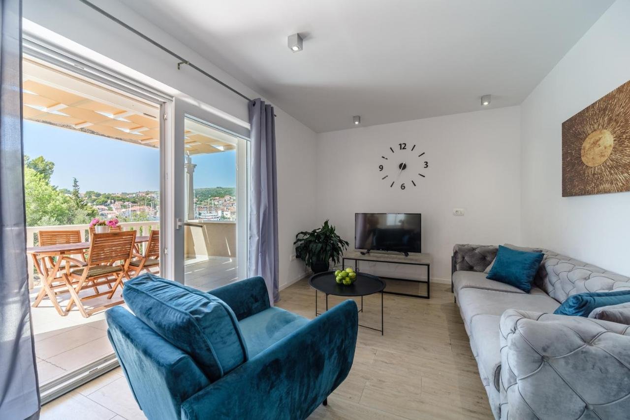 Brač villa management