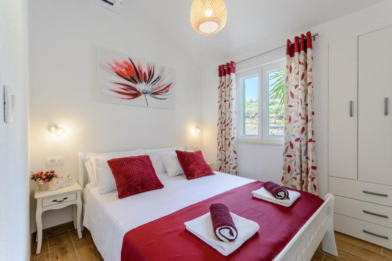 Brač villa management