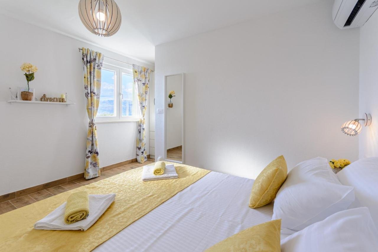 Brač villa management