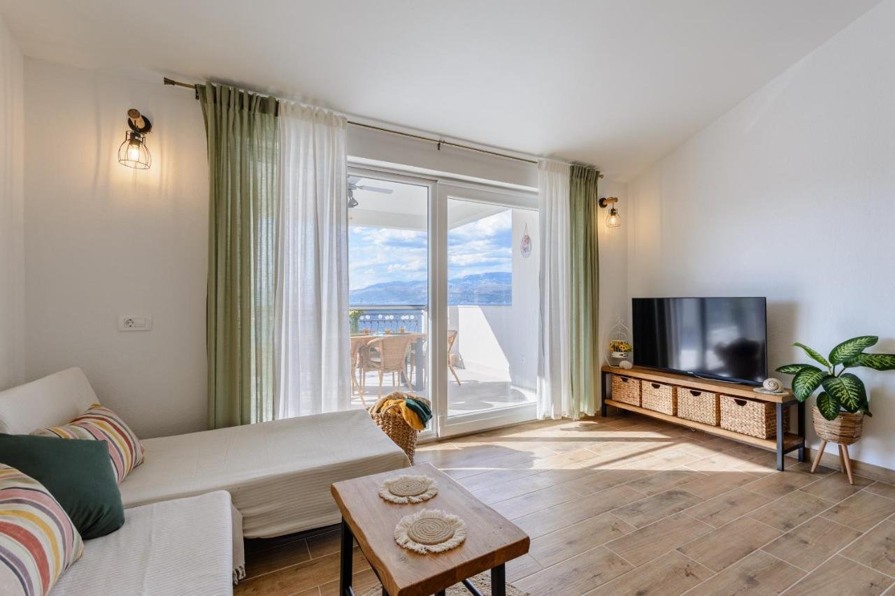 Brač villa management