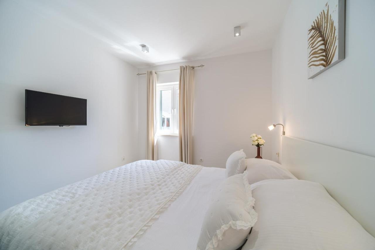 Brač villa management