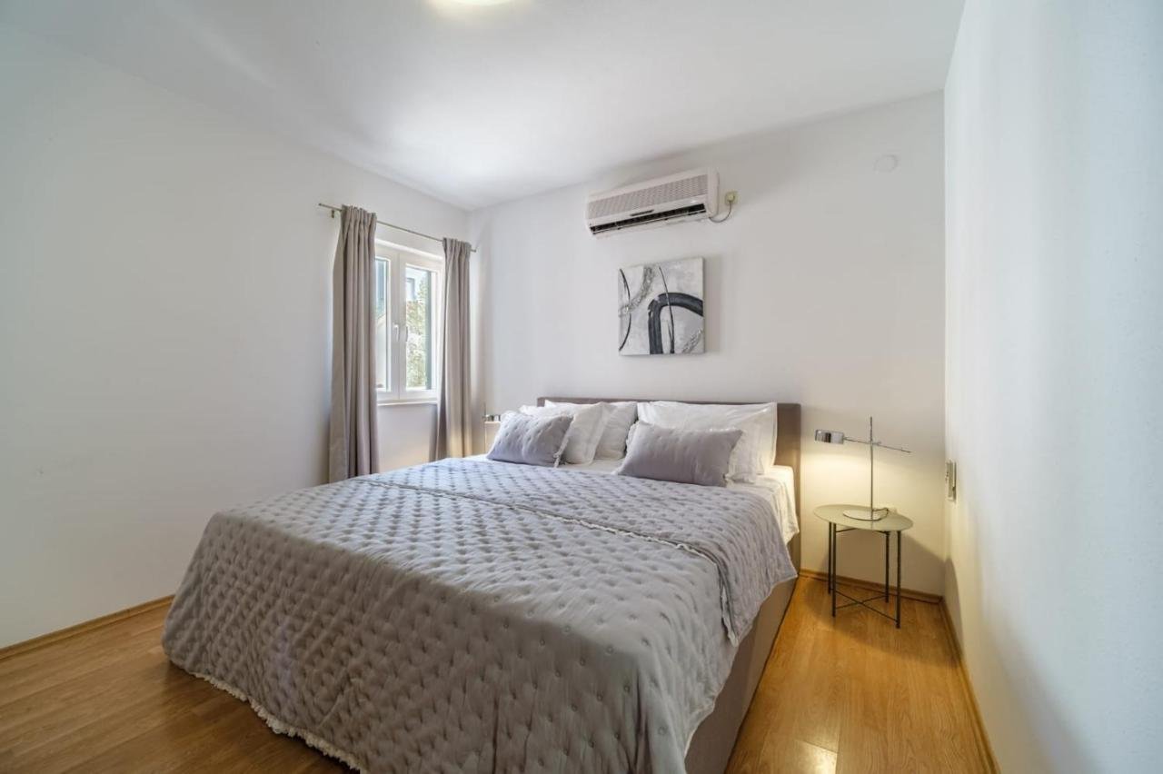 Brač villa management