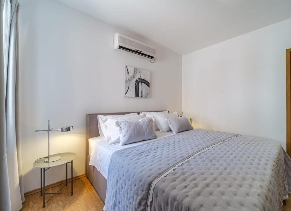 Brač villa management