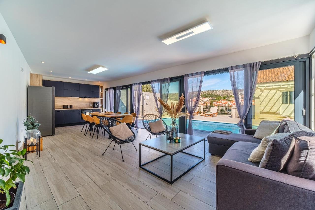 Brač villa management